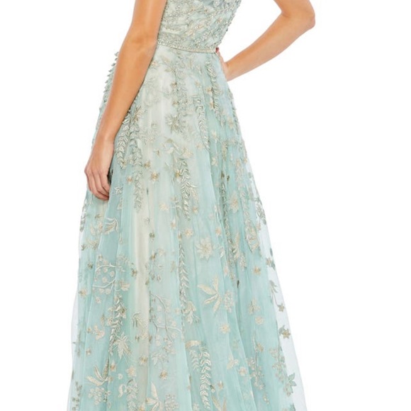 Mac Duggal dress. Floral beaded tulle. - Picture 4 of 7